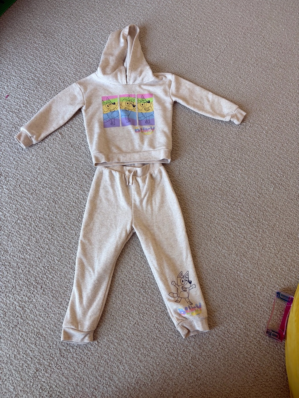 Bluey Kids Matching Set Hoodie and Pants in Beige - Size 4T